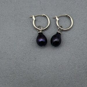Elegant silver and dark blue pearl Hoop Earrings